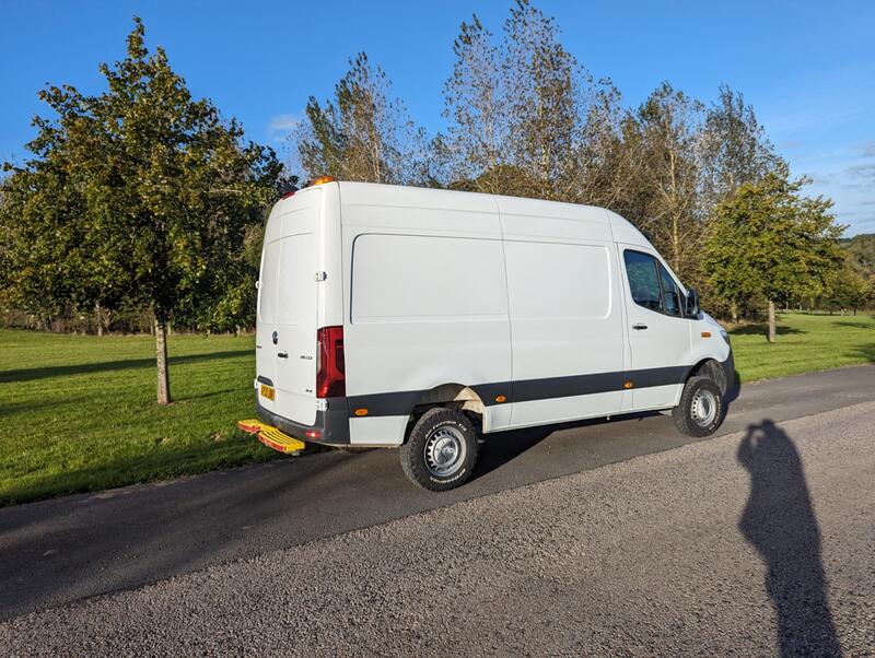 MERCEDES-BENZ SPRINTER