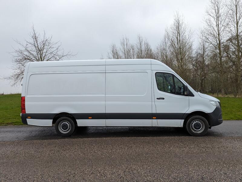 MERCEDES-BENZ SPRINTER