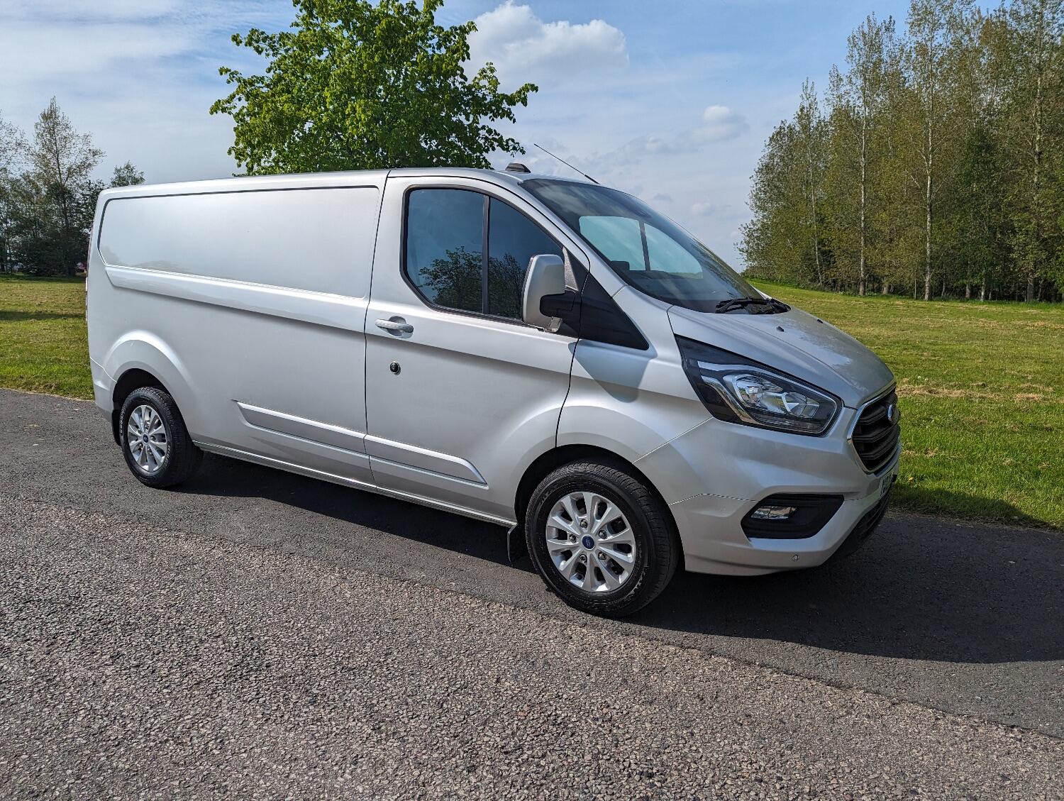 SOLD Used FORD TRANSIT CUSTOM 2021 Silver in Uttoxeter