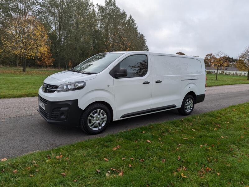 VAUXHALL VIVARO