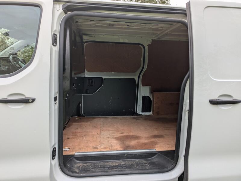 VAUXHALL VIVARO