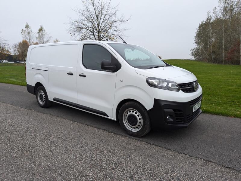 VAUXHALL VIVARO
