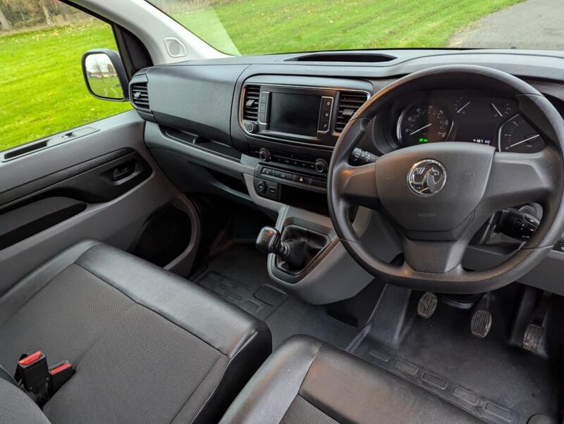 VAUXHALL VIVARO