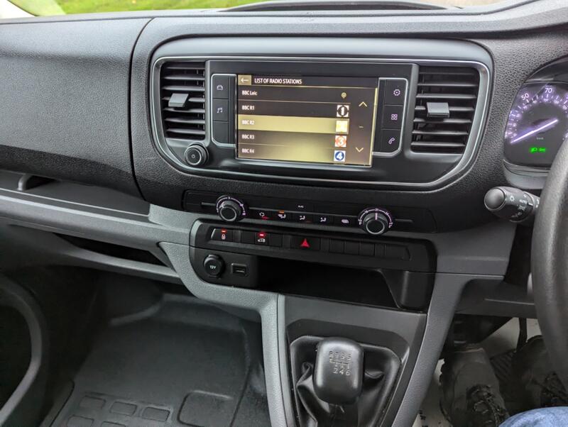 VAUXHALL VIVARO