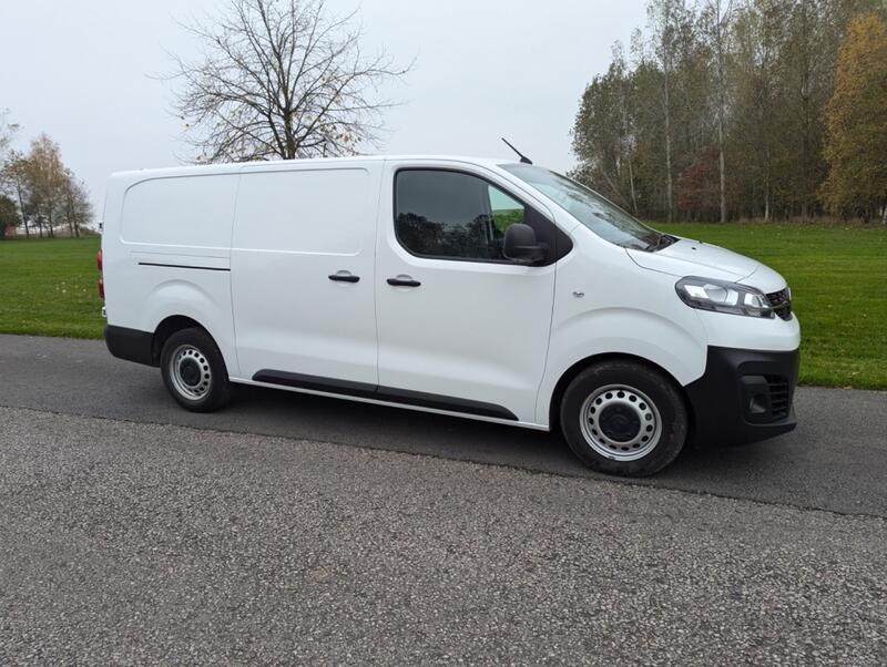VAUXHALL VIVARO
