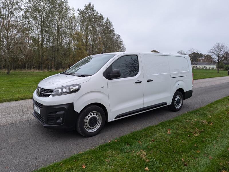VAUXHALL VIVARO