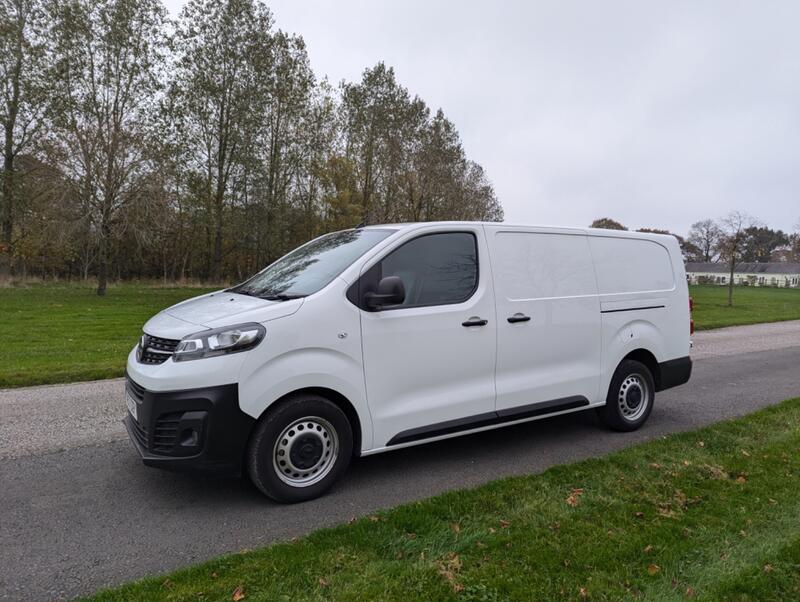 VAUXHALL VIVARO