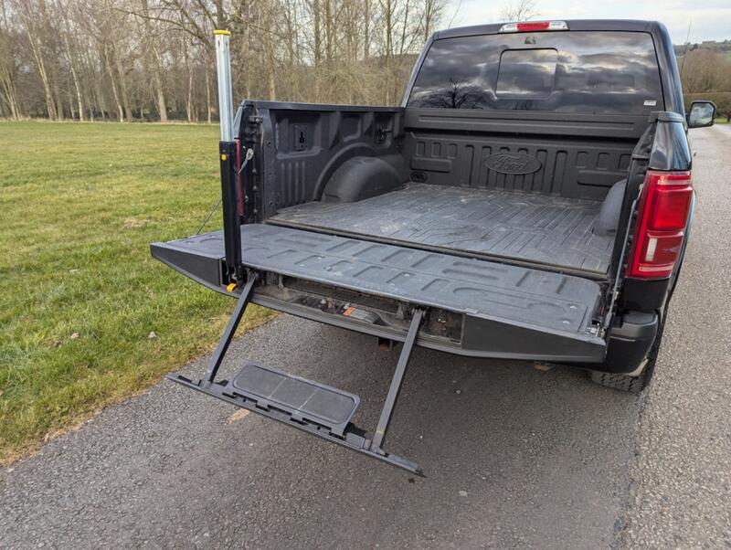 FORD F150