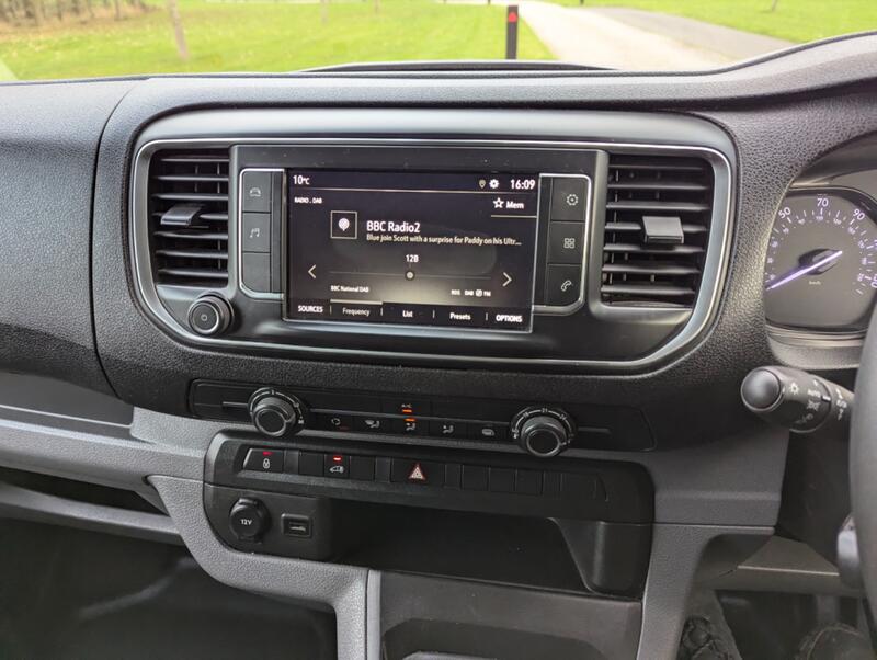 VAUXHALL VIVARO