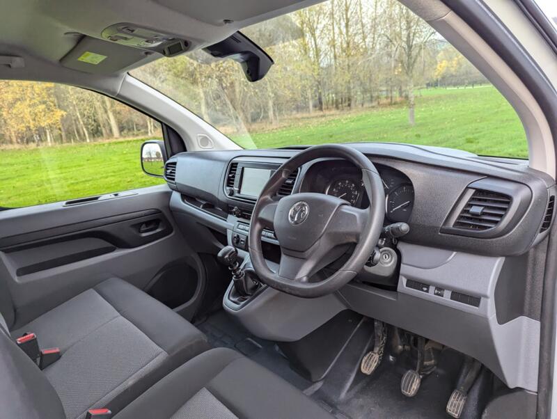 VAUXHALL VIVARO