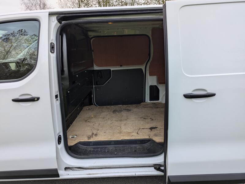VAUXHALL VIVARO