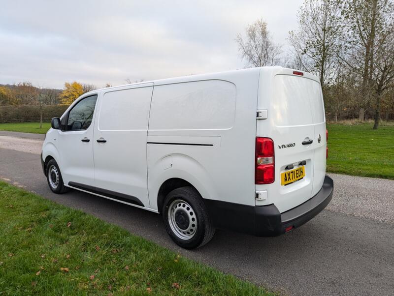 VAUXHALL VIVARO