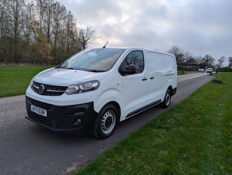 VAUXHALL VIVARO