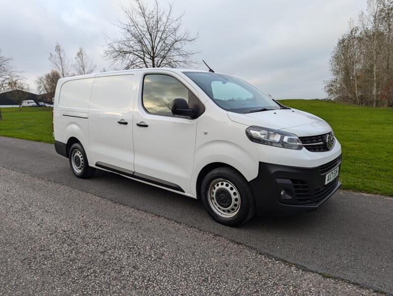 VAUXHALL VIVARO