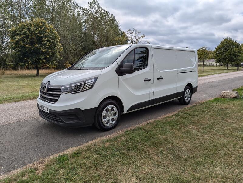 SOLD Used RENAULT TRAFIC 2023 White in Uttoxeter, Staffordshire