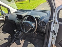 FORD TRANSIT COURIER