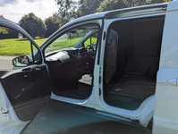 FORD TRANSIT COURIER