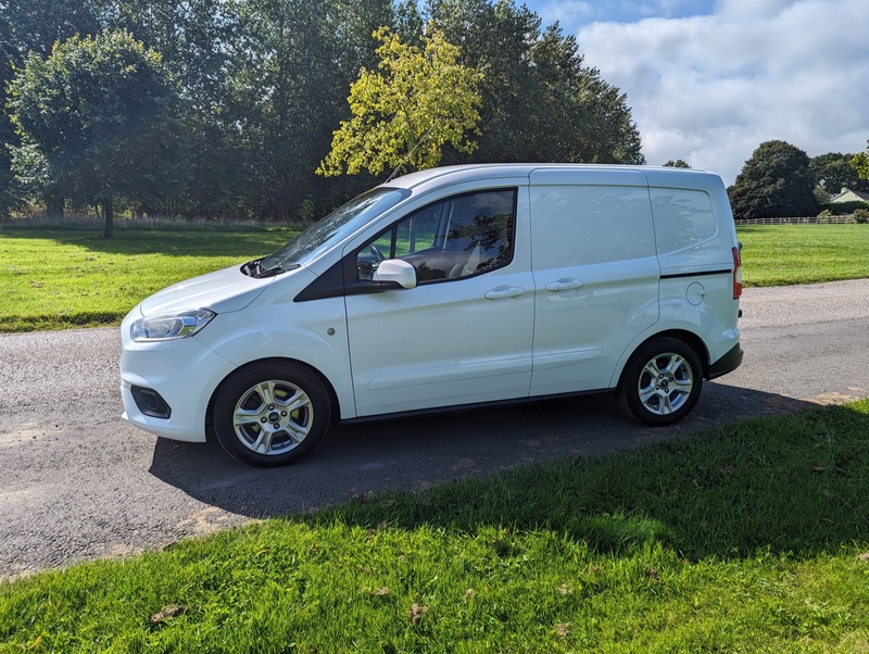 FORD TRANSIT COURIER
