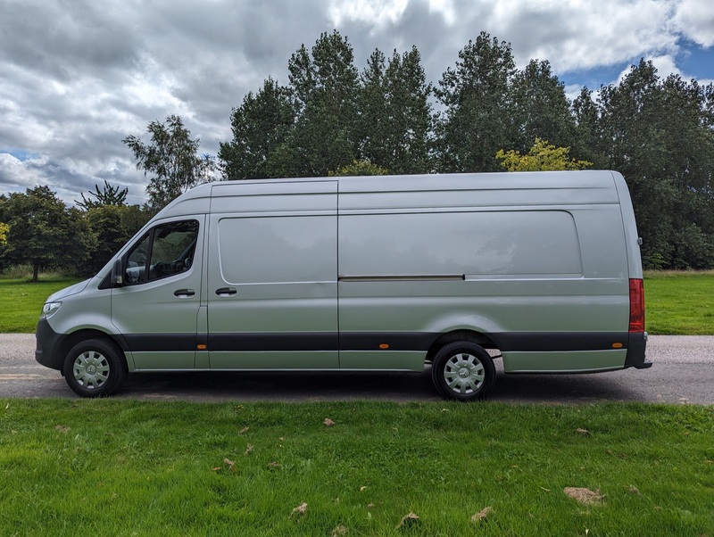 MERCEDES-BENZ SPRINTER